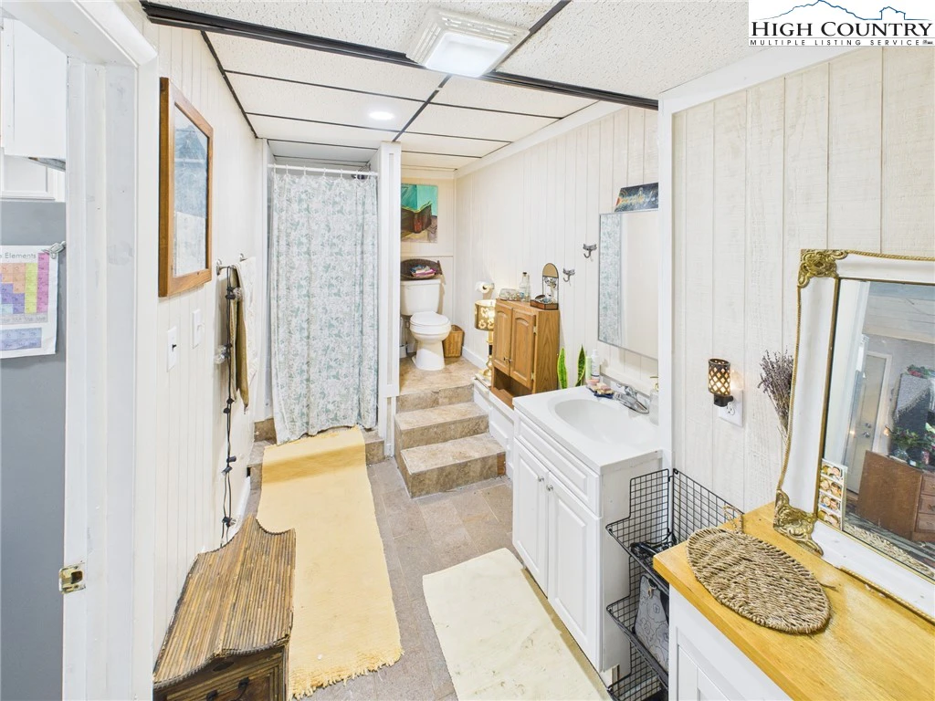 Image number 10 for the current listing