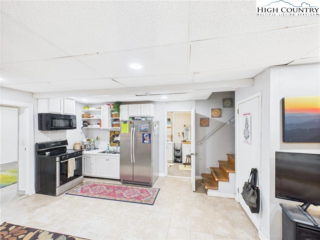 Image number 8 for the current listing