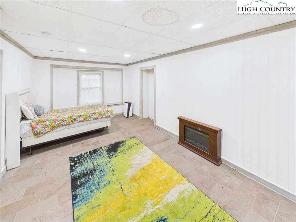 Image number 7 for the current listing