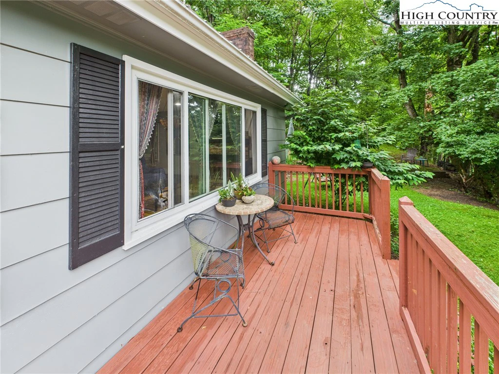 Image number 4 for the current listing
