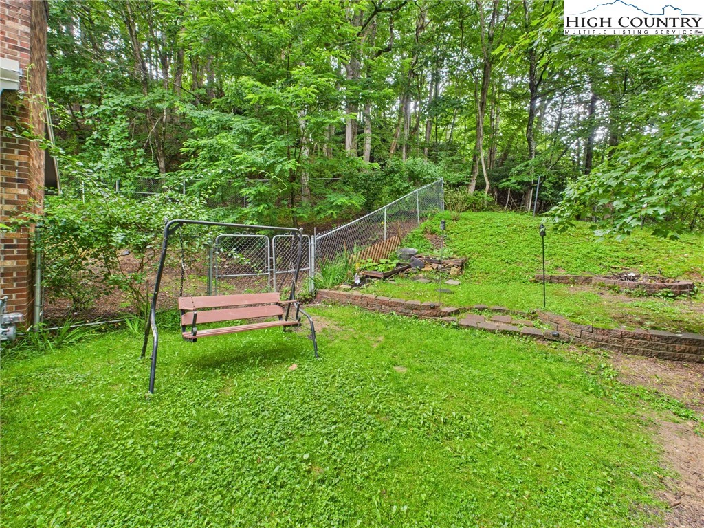 Image number 3 for the current listing