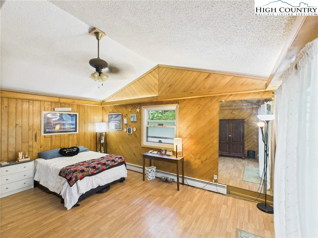 Image number 12 for the current listing