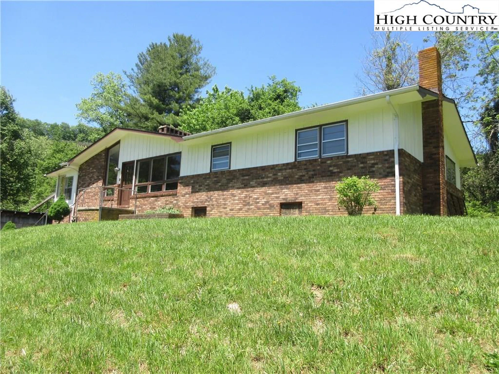 Image number 1 for the current listing