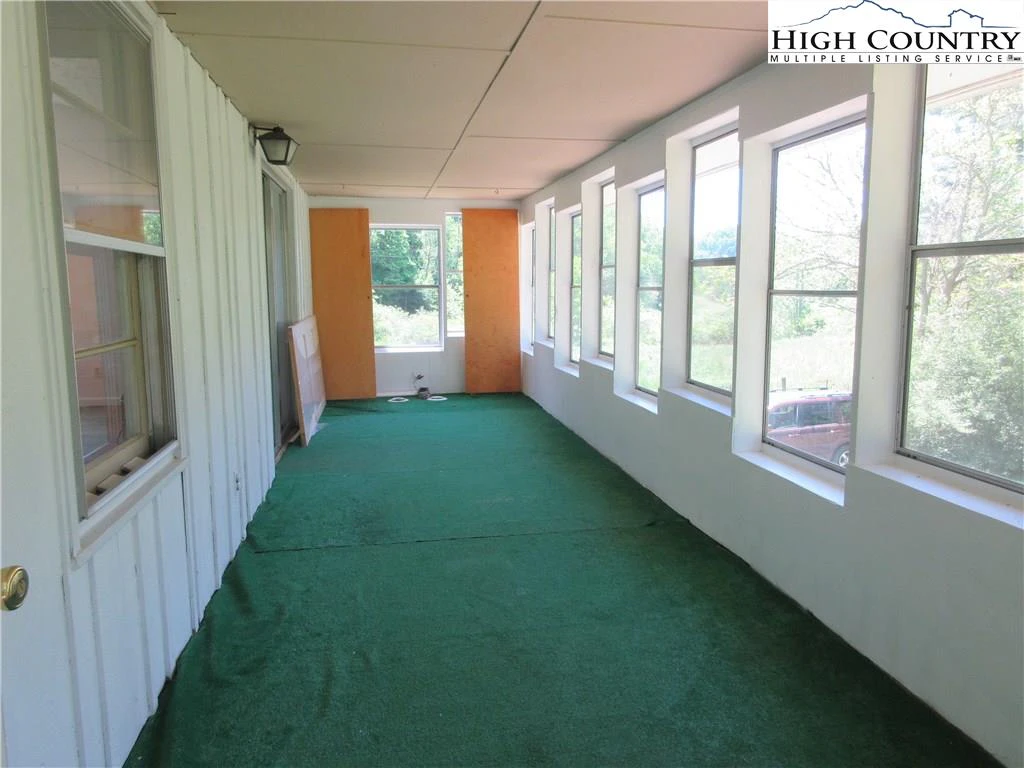 Image number 7 for the current listing