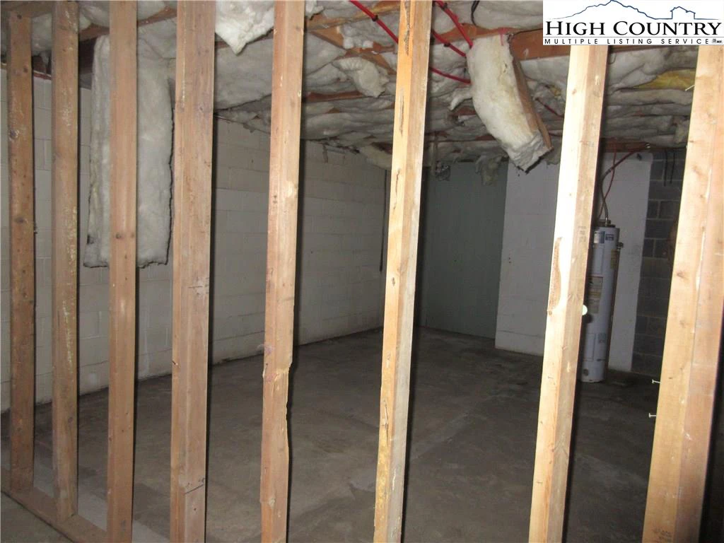 Image number 4 for the current listing