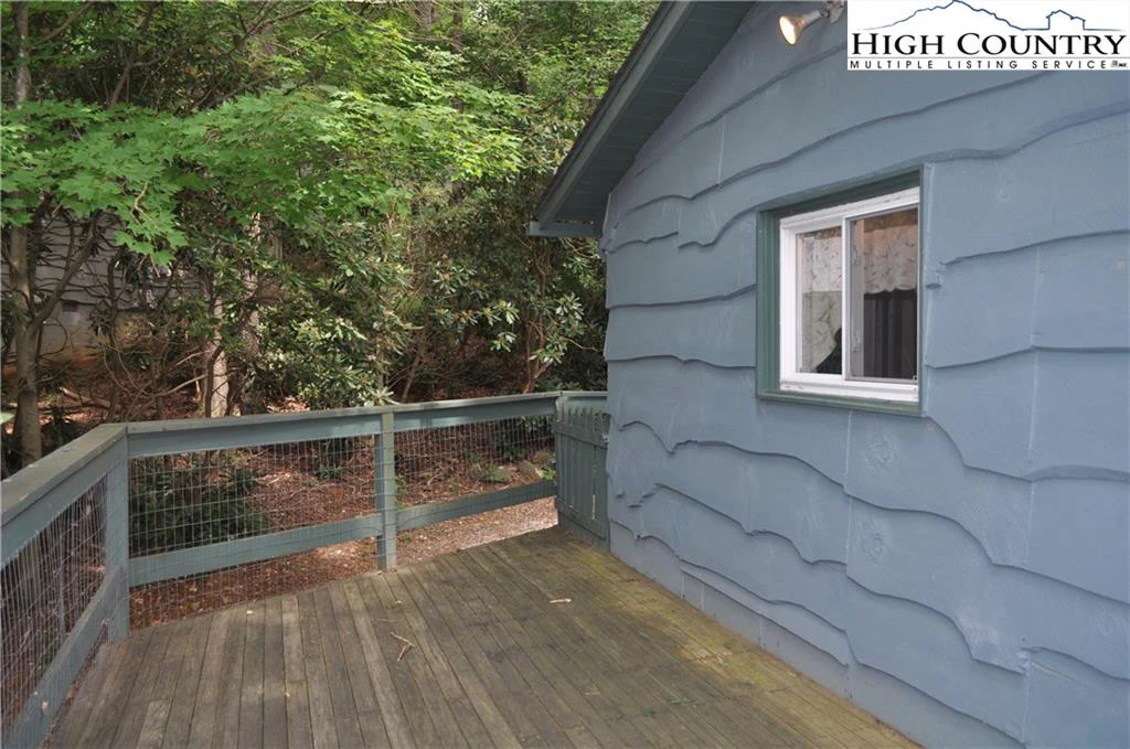 Image number 4 for the current listing