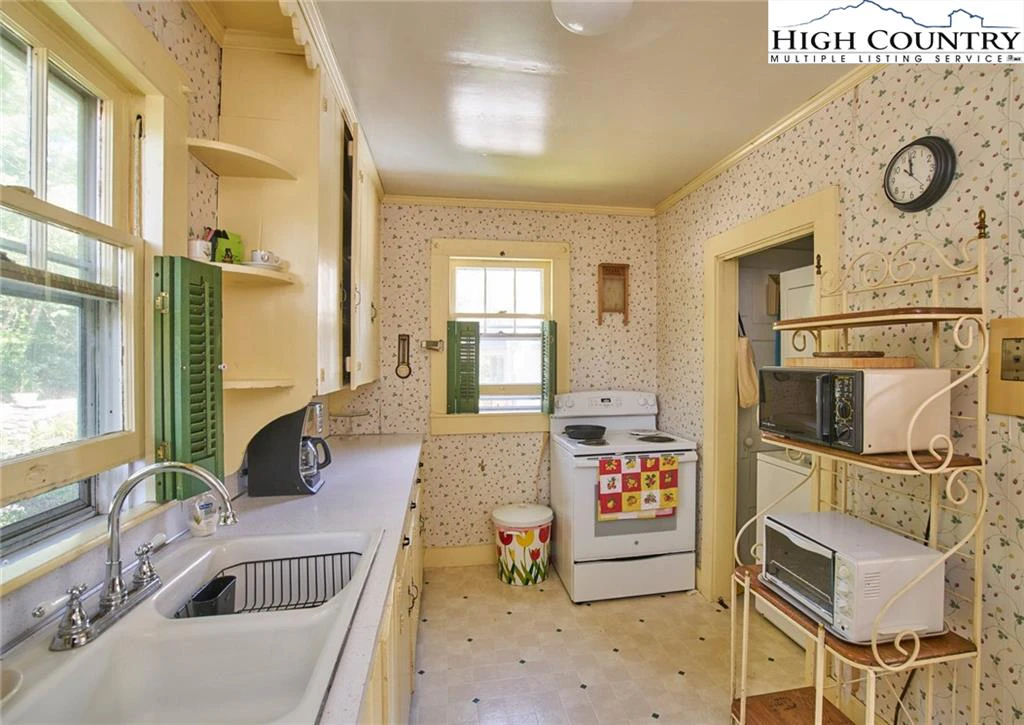 Image number 20 for the current listing