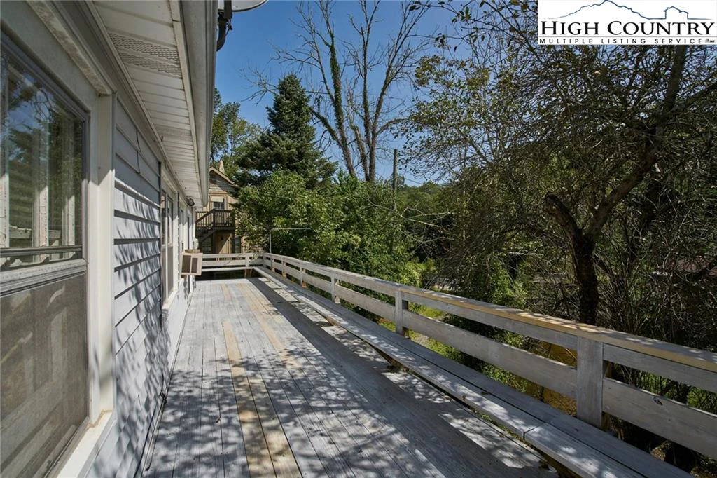 Image number 16 for the current listing