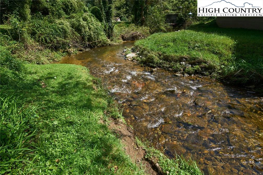 Image number 5 for the current listing