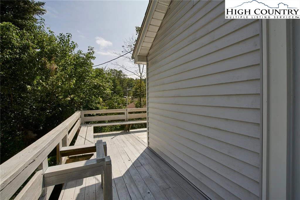 Image number 3 for the current listing