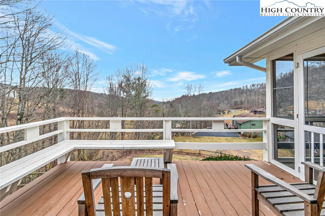 Image number 18 for the current listing