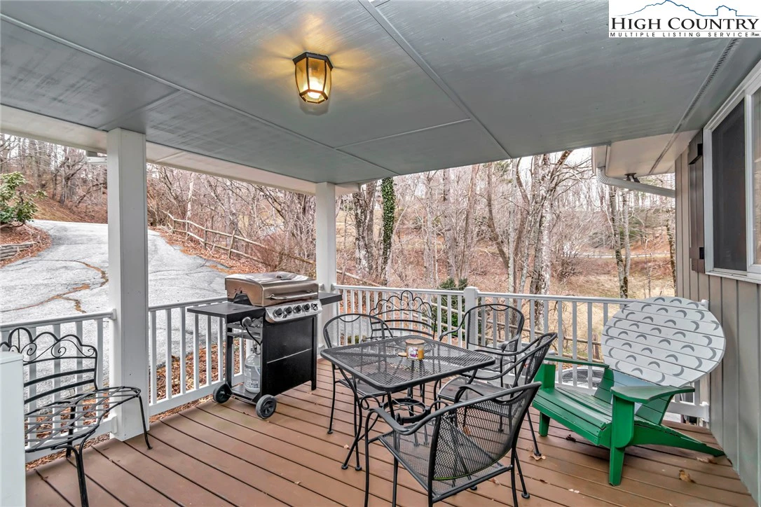 Image number 20 for the current listing