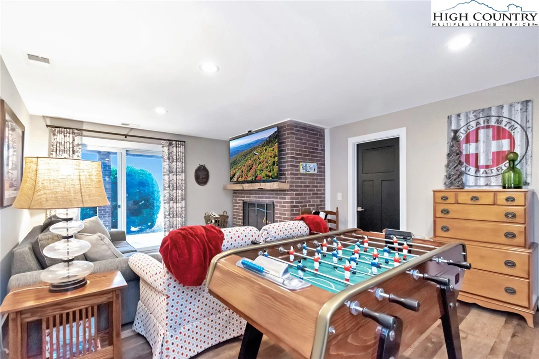 Image number 7 for the current listing