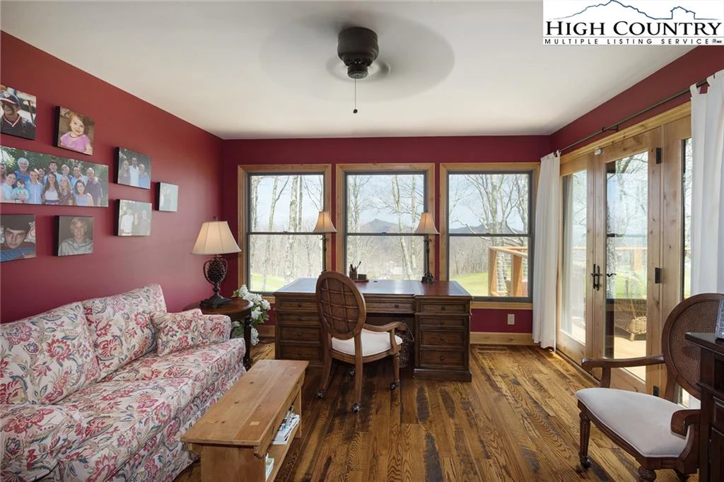 Image number 13 for the current listing