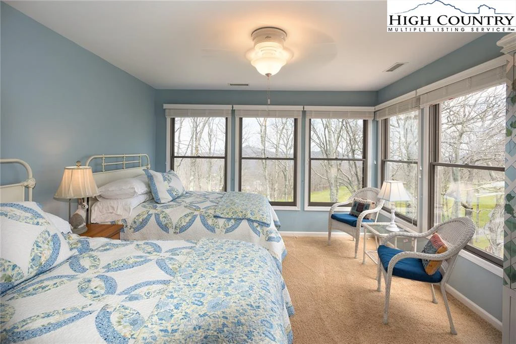 Image number 7 for the current listing