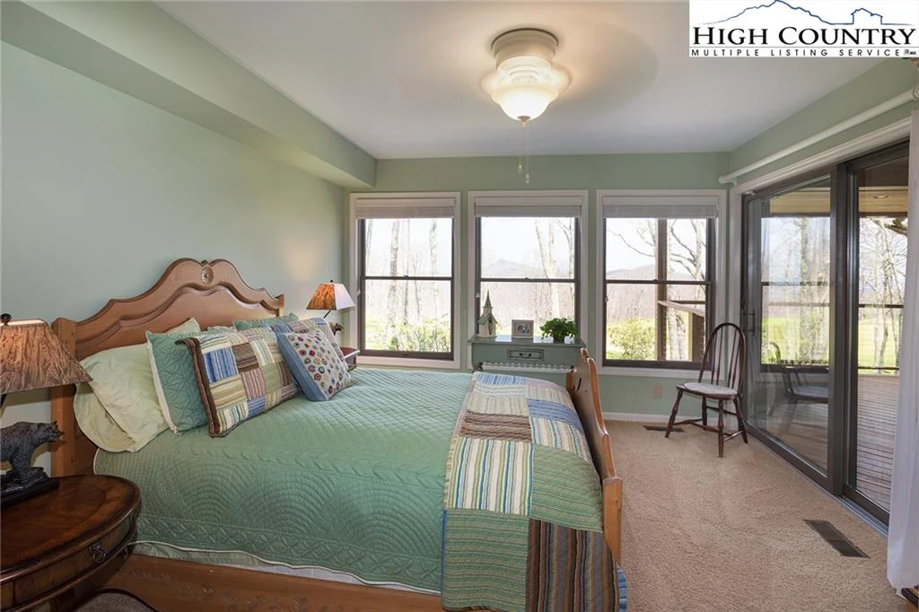 Image number 6 for the current listing
