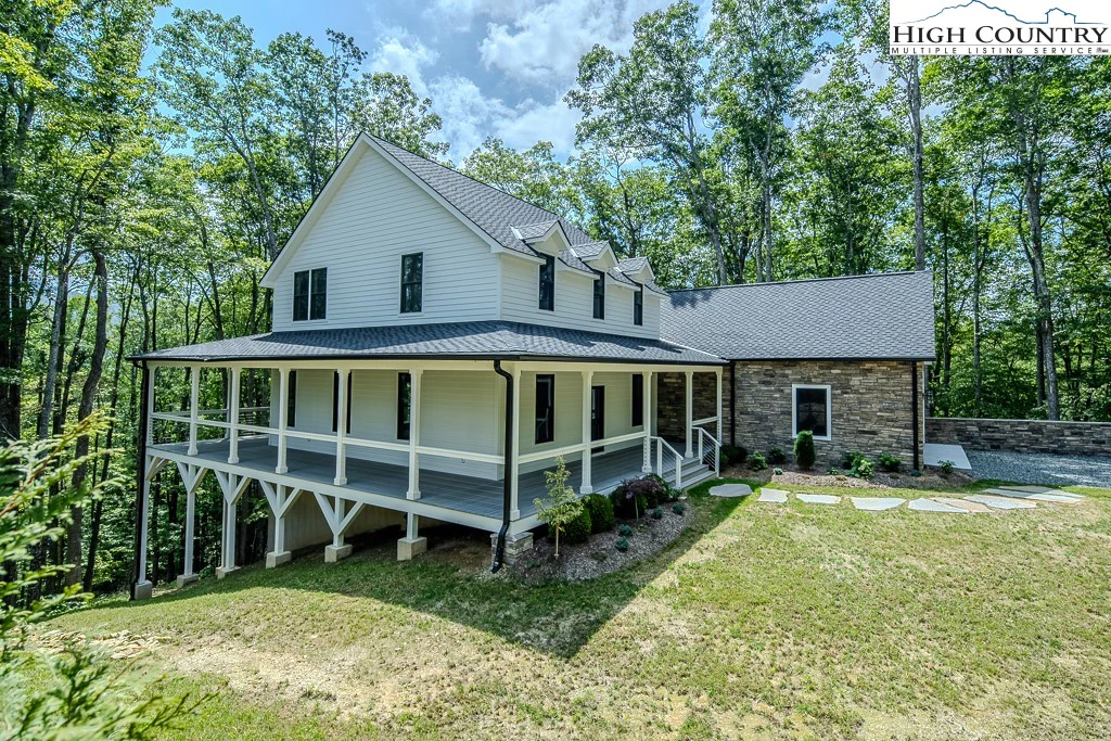 Image number 1 for the current listing