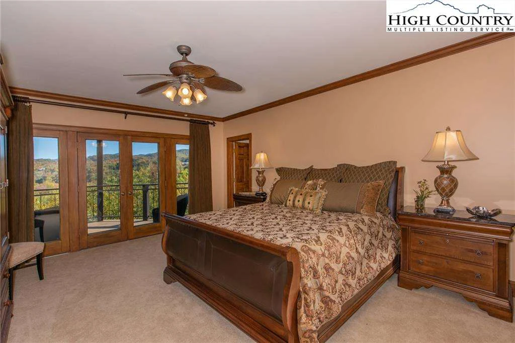 Image number 12 for the current listing