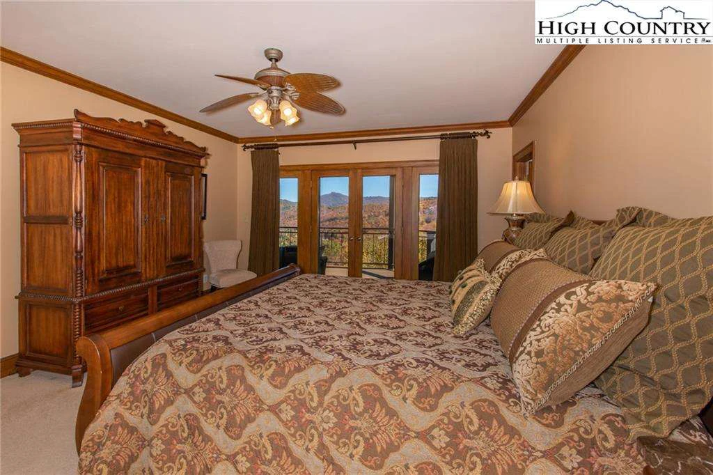 Image number 13 for the current listing