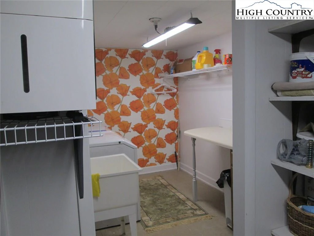 Image number 3 for the current listing