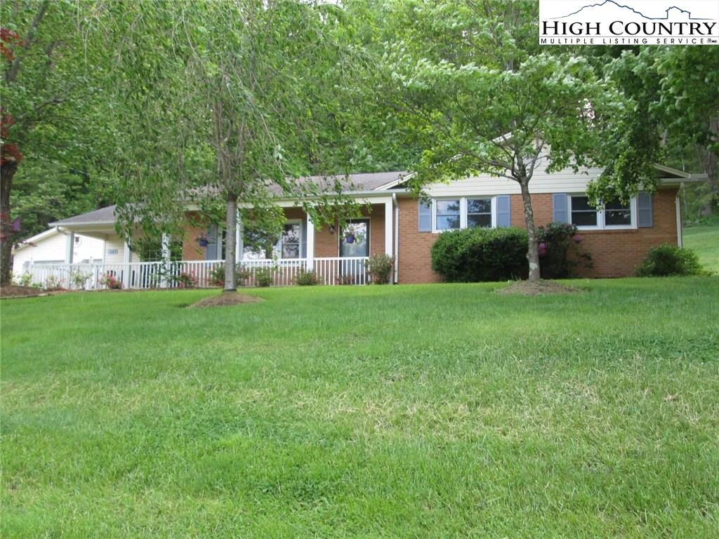 Image number 19 for the current listing