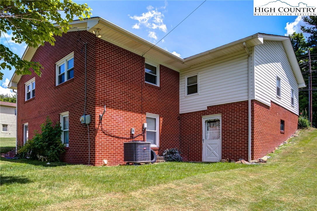 Image number 12 for the current listing