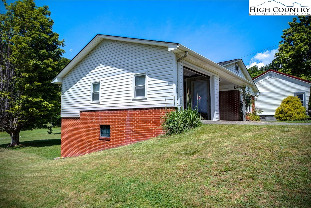 Image number 13 for the current listing