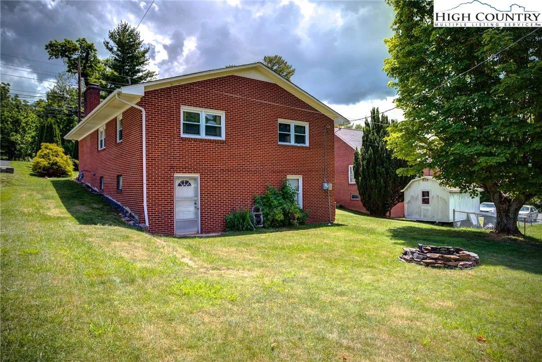 Image number 14 for the current listing