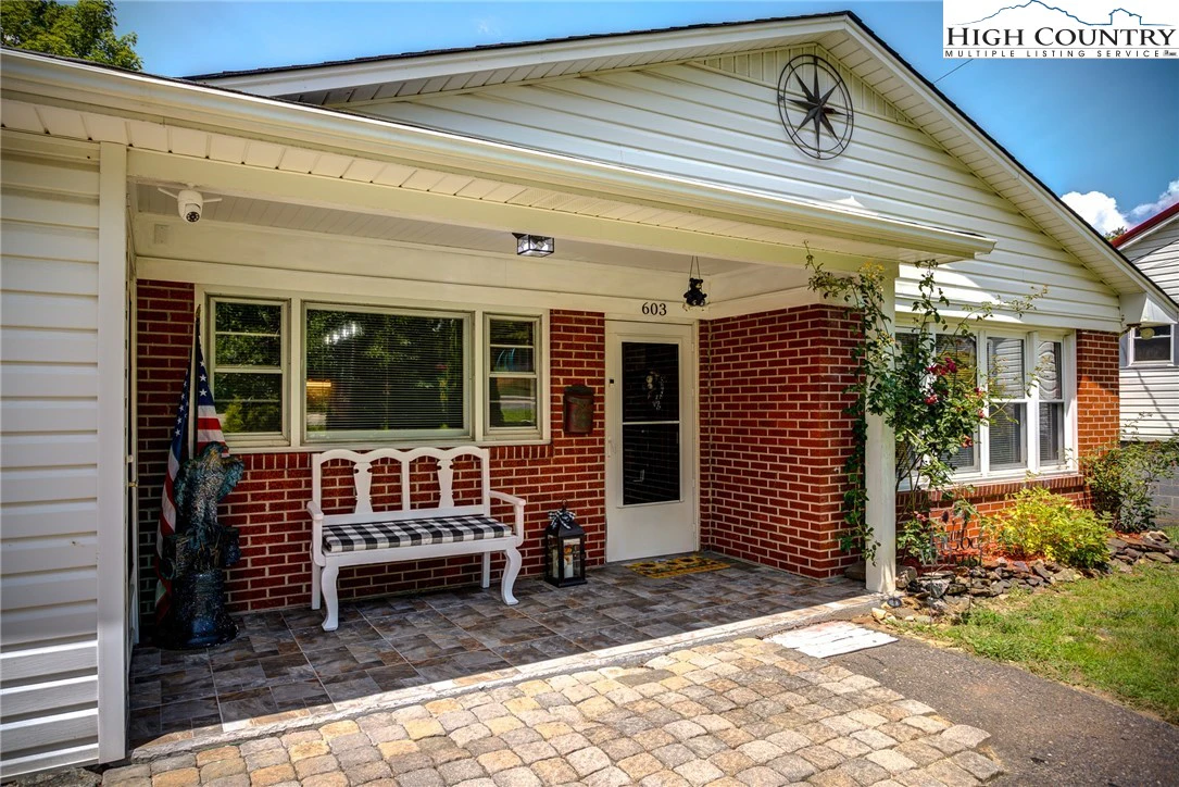 Image number 16 for the current listing