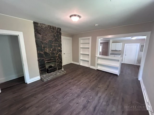 Image number 18 for the current listing