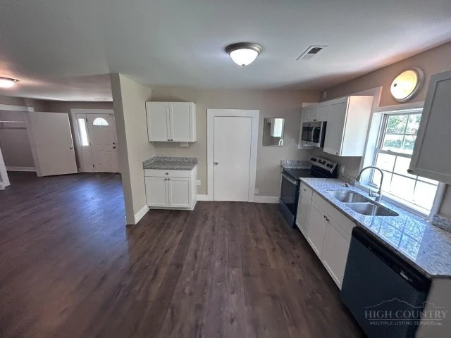 Image number 5 for the current listing