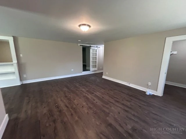 Image number 10 for the current listing