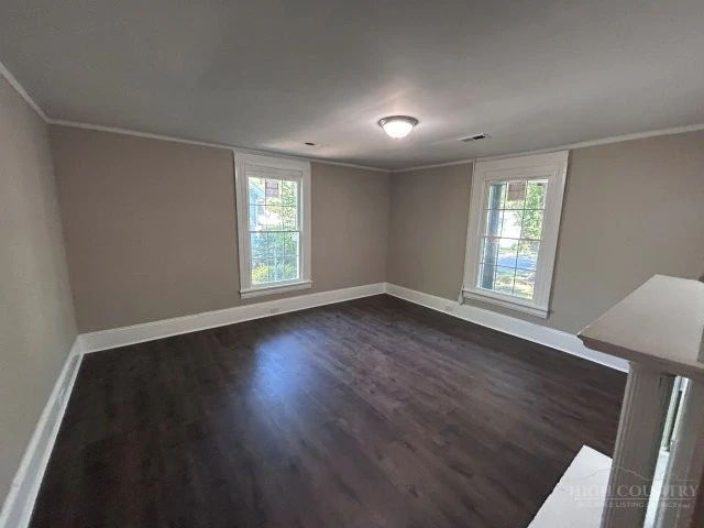 Image number 13 for the current listing