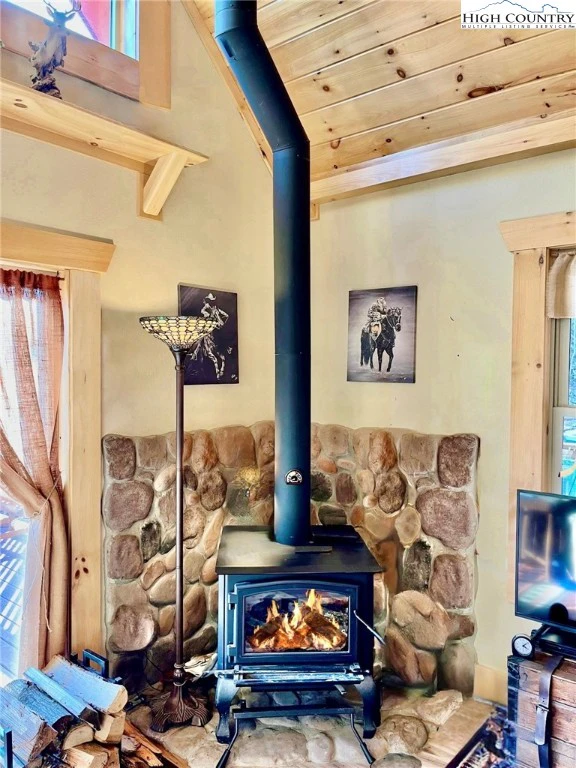 Image number 8 for the current listing