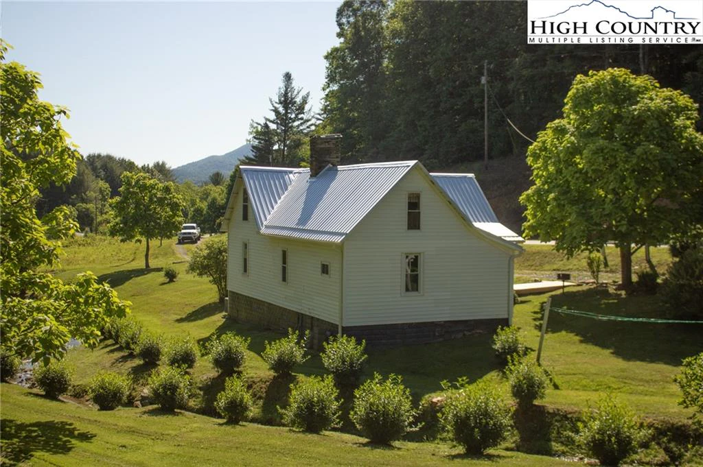 Image number 1 for the current listing