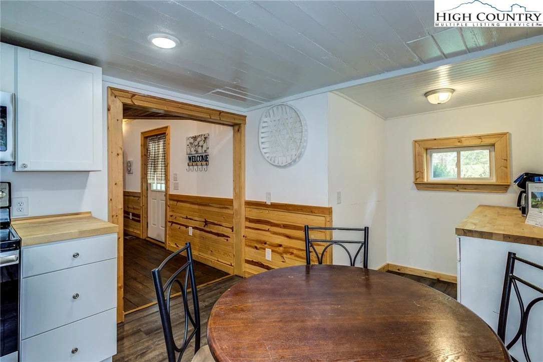 Image number 2 for the current listing