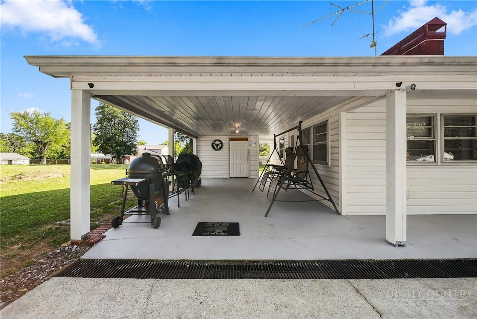 Image number 3 for the current listing
