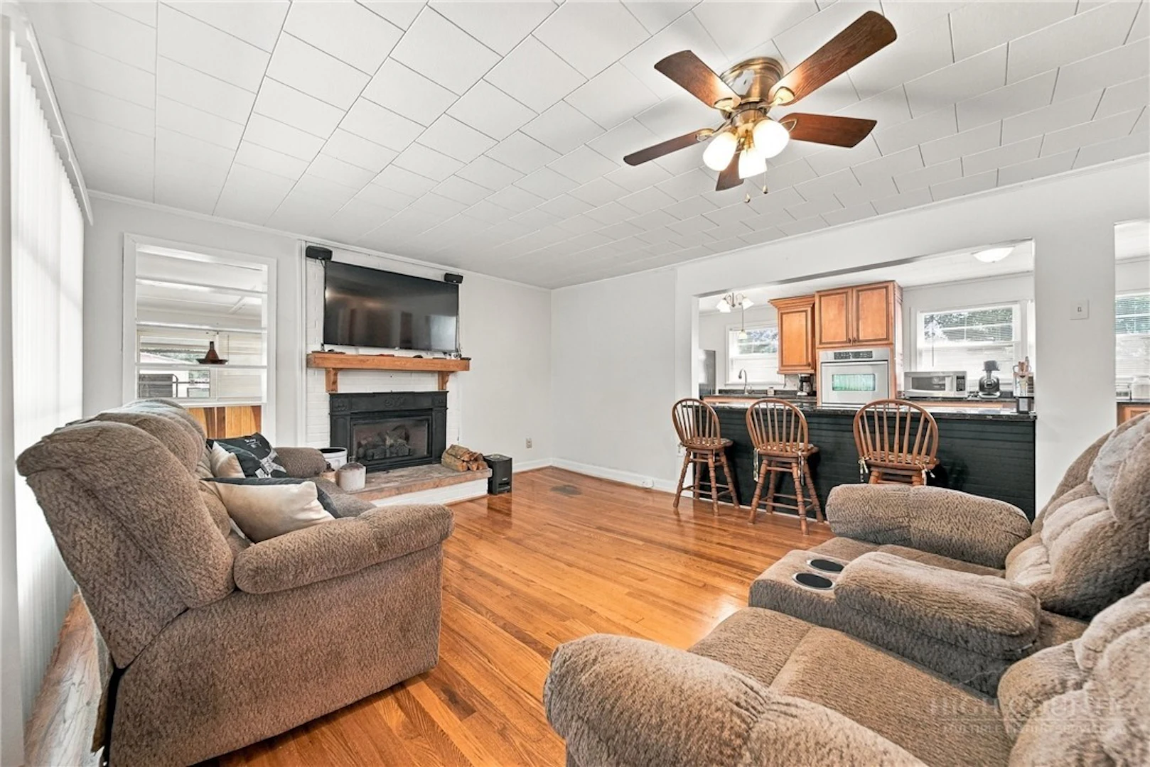 Image number 5 for the current listing