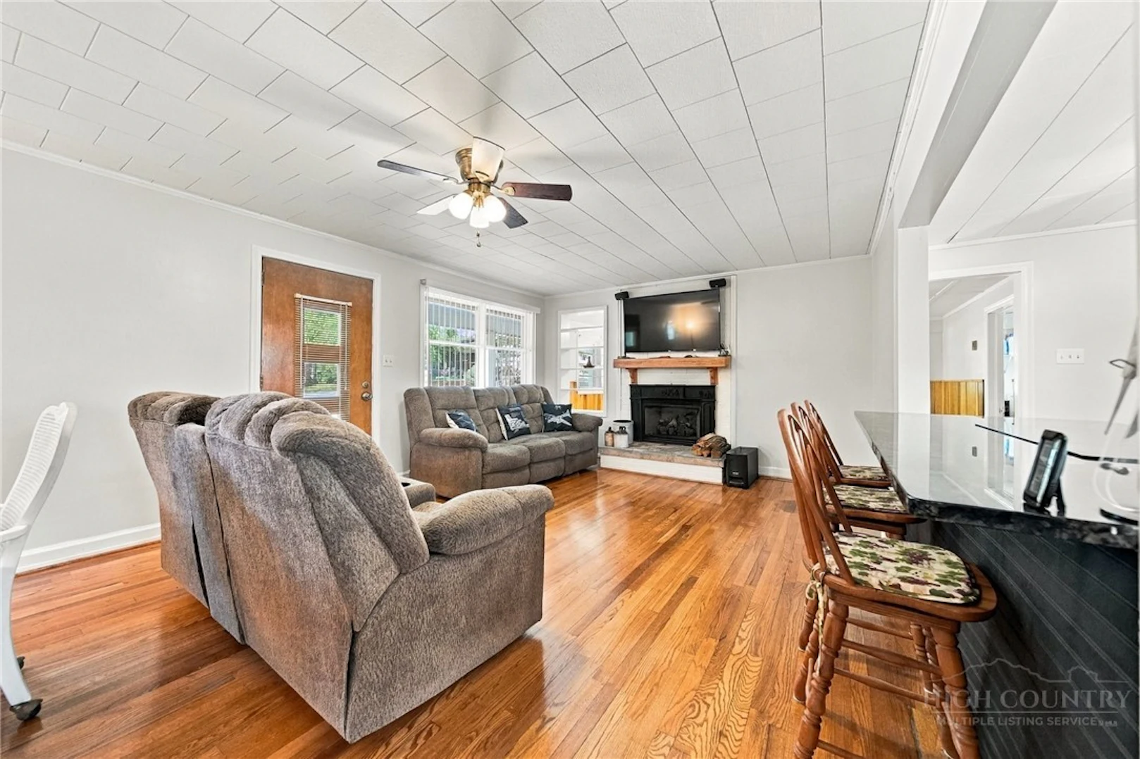 Image number 6 for the current listing