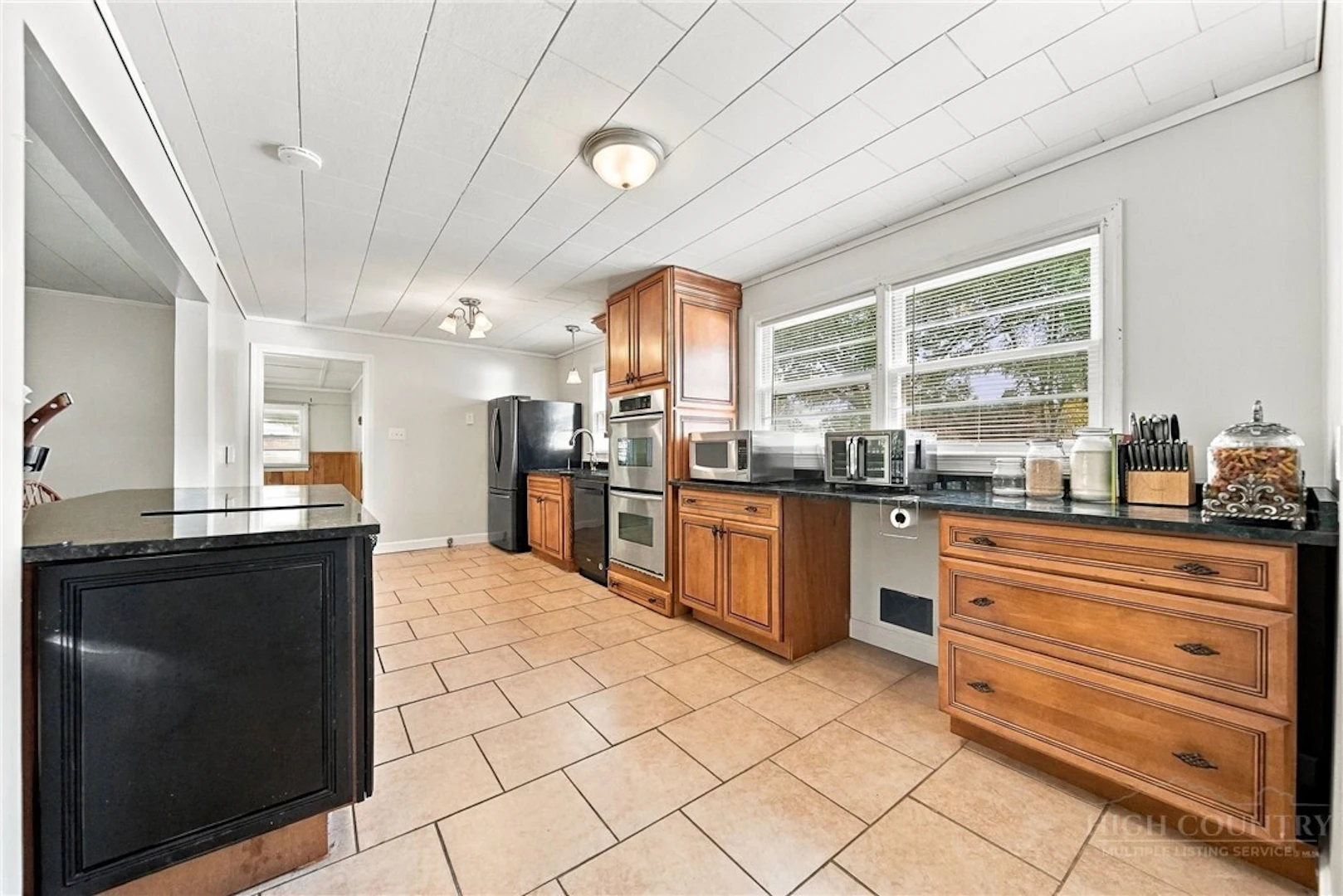 Image number 12 for the current listing