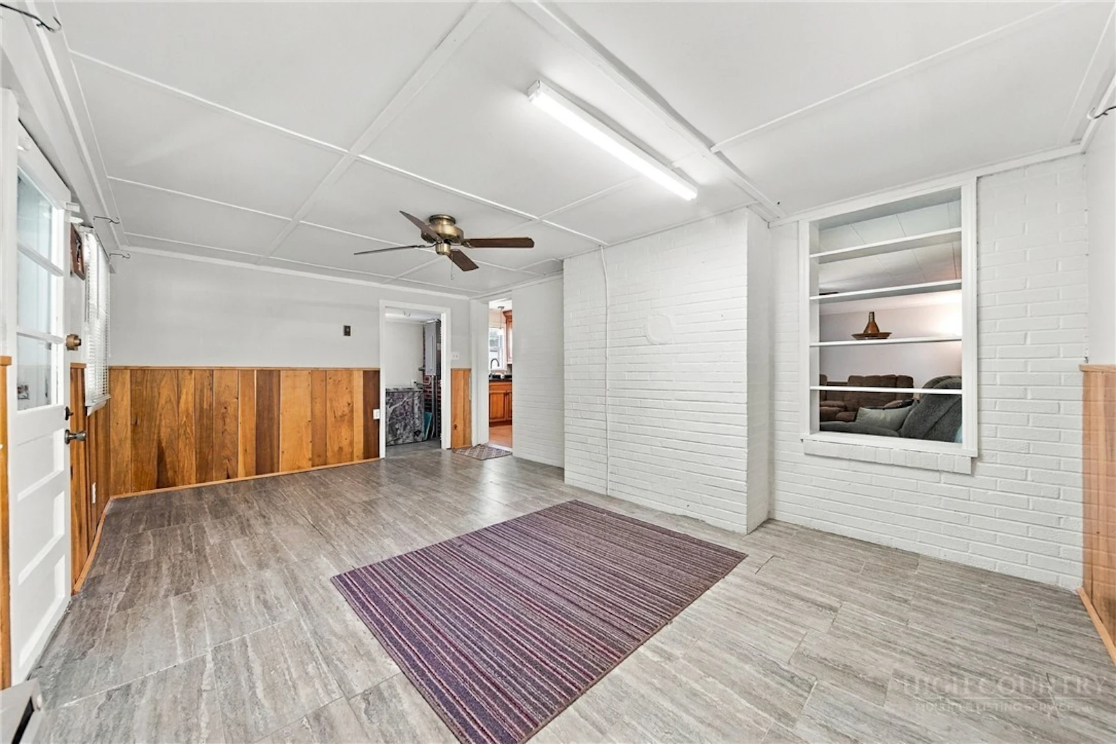 Image number 16 for the current listing