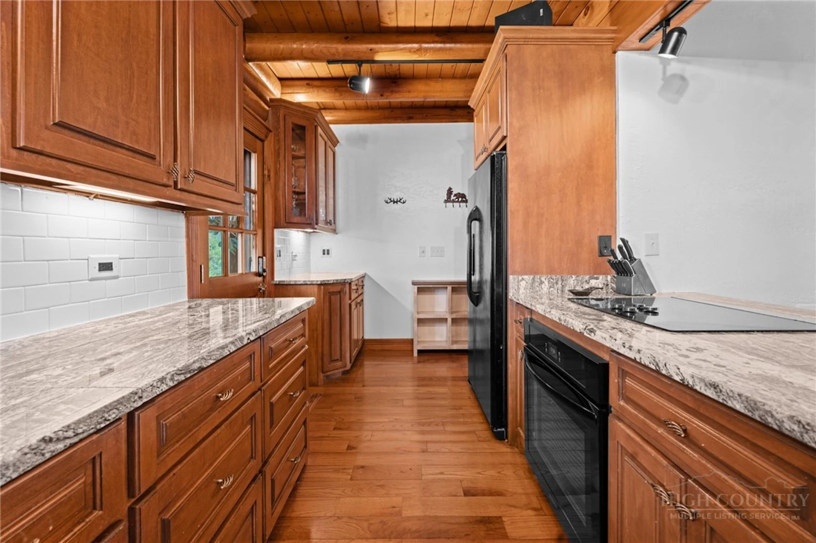 Image number 21 for the current listing
