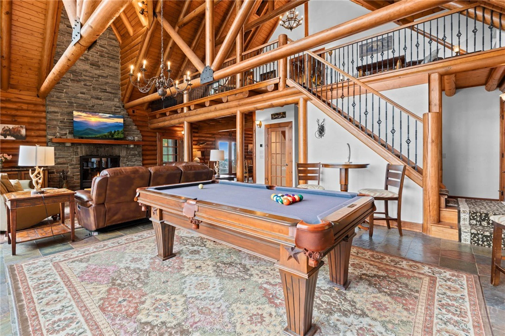 Image number 11 for the current listing