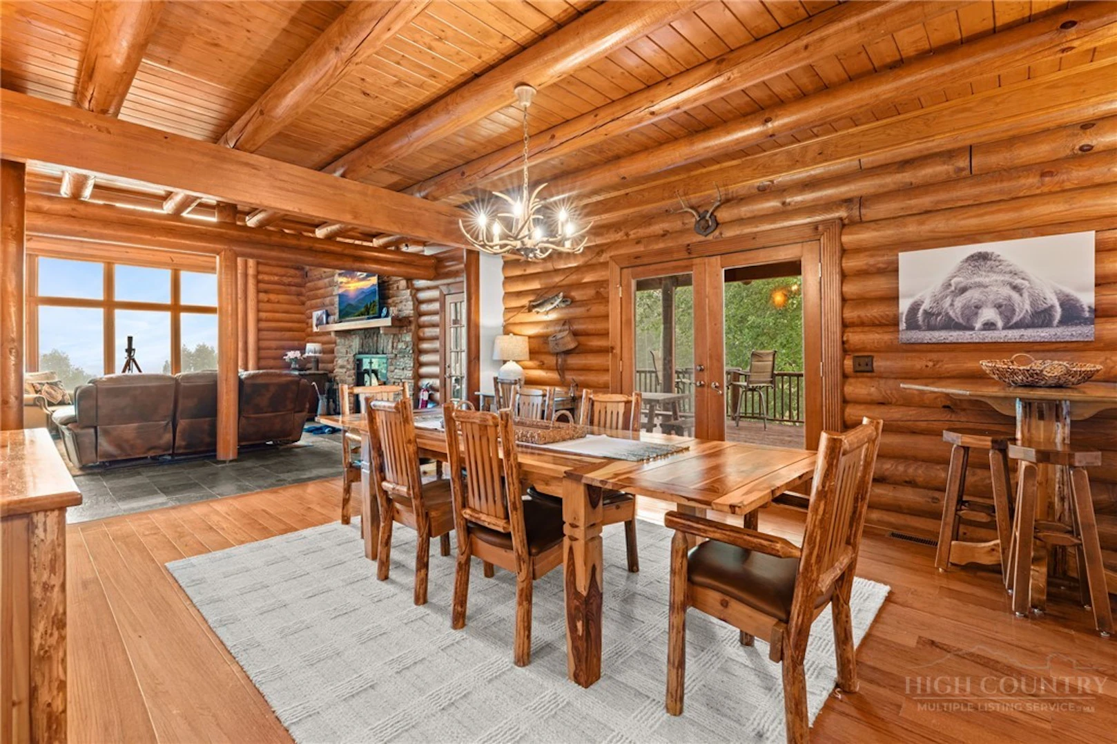Image number 16 for the current listing
