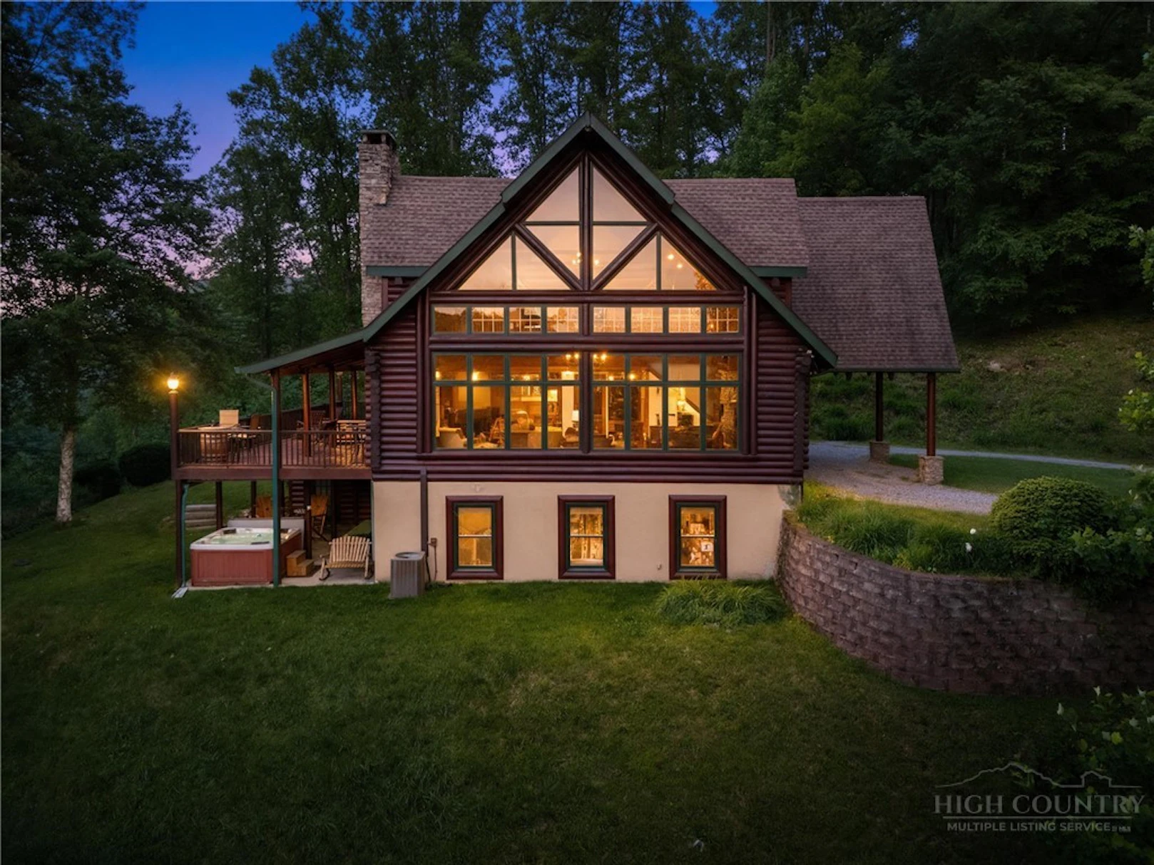 Image number 1 for the current listing