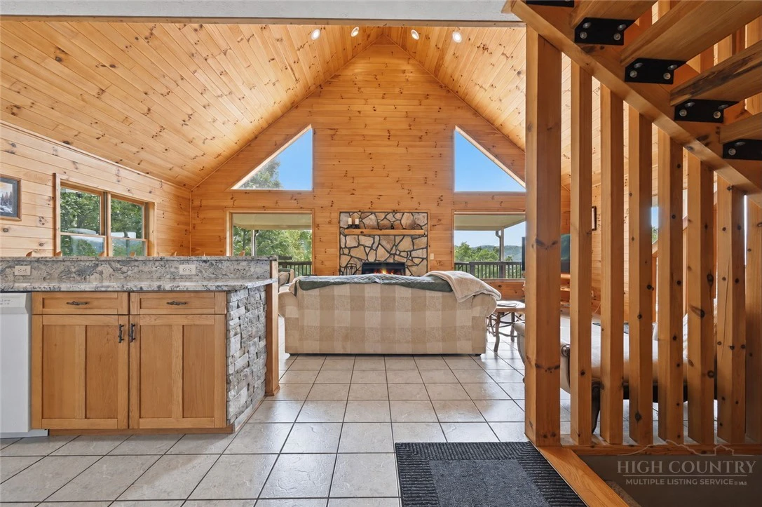 Image number 10 for the current listing