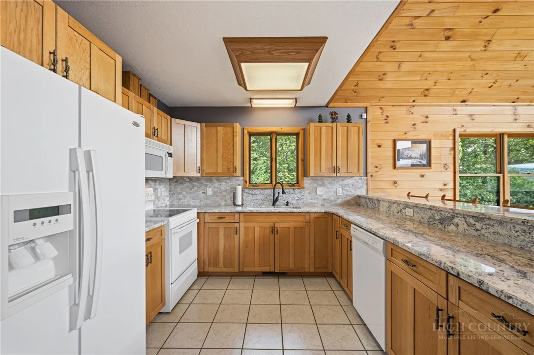 Image number 8 for the current listing