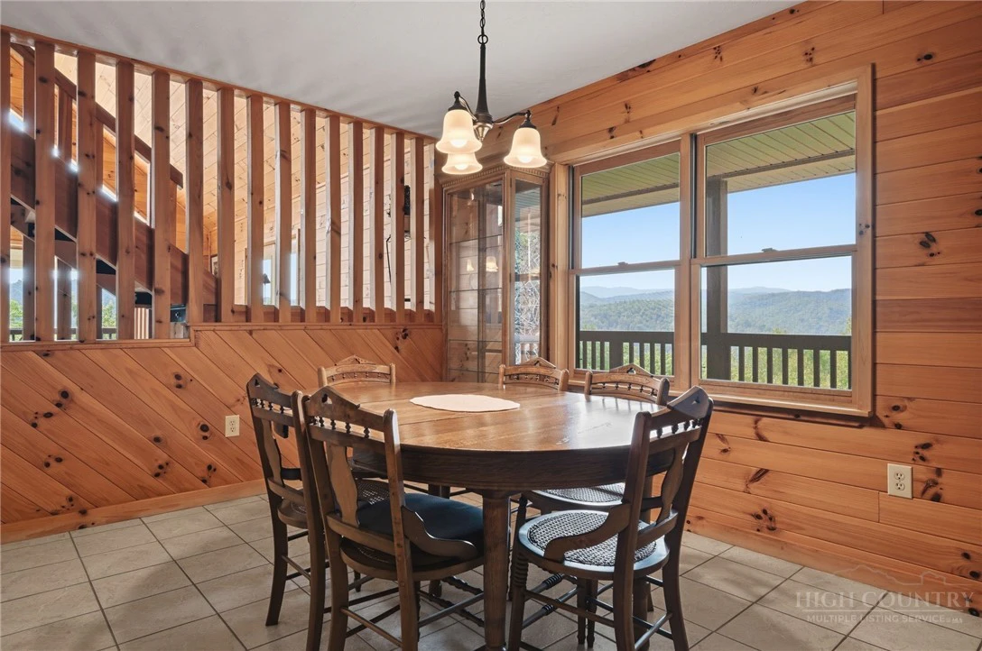 Image number 11 for the current listing