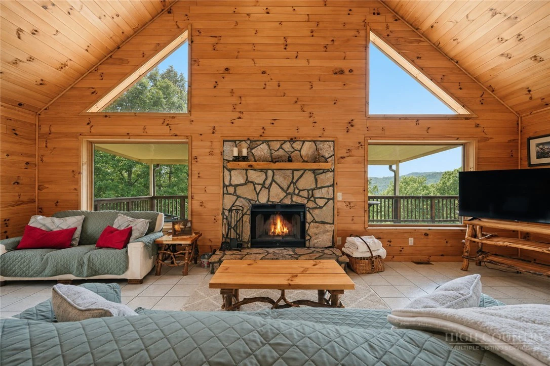 Image number 4 for the current listing
