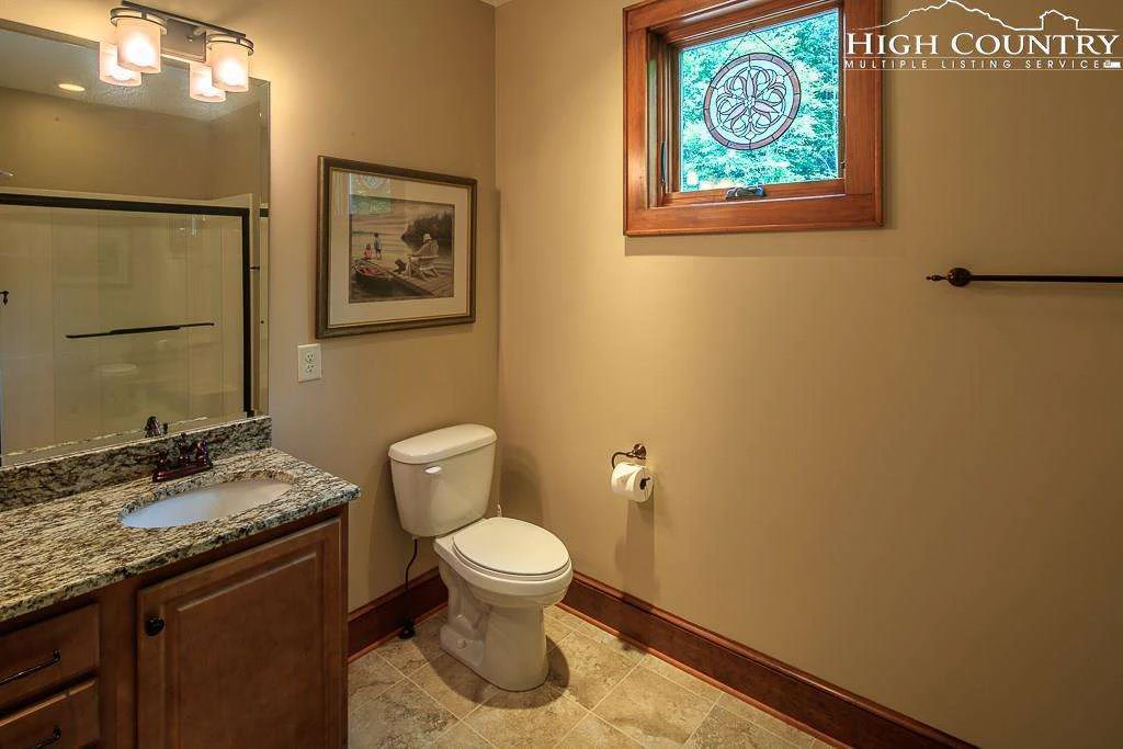 Image number 7 for the current listing